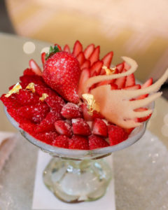 パレスホテルさんの3種の苺パフェ