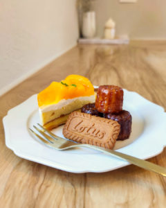 WHITE.cafeさんのオレンジタルトとカヌレ