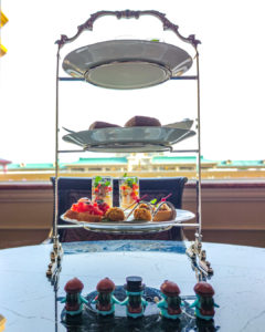 ランドホテルのアフタヌーンティーセットとぺっこり探検隊