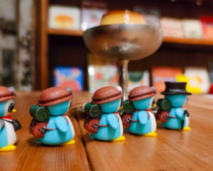 浅草のカフェ、from afarさんの店内を探検するぺっこり探検隊