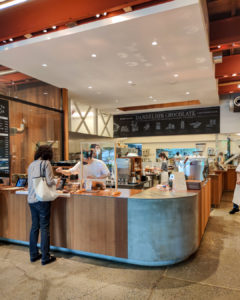 ダンデライオン・チョコレートさんの店内の様子