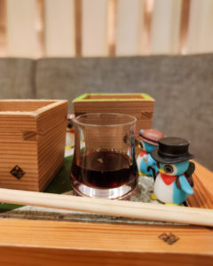 銀座福禄壽さんの二色わらび餅を攻めるぺっこり探検隊