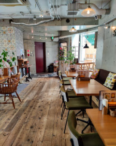 神楽坂のカフェ、シマダカフェさんの店内の様子