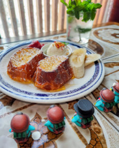 シマダカフェさんのフレンチトーストを狙うぺっこり探検隊