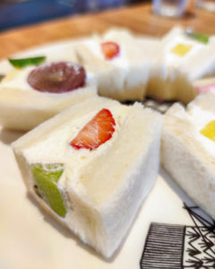 田原町のカフェ、ペリカンカフェさんのフルーツサンド