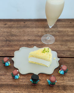 contesさんのジェノワフロマージュとアイスミントミルクティーを狙うぺっこり探検隊