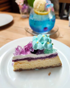 下北沢のカフェ、サンデーブランチさんの紫陽花チーズケーキ