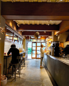 池袋のカフェ、COFFEE VALLEYさんの店内の様子