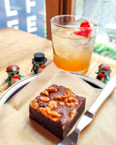 池袋のカフェ、COFFEE VALLEYさんのブラウニーを狙うぺっこり探検隊