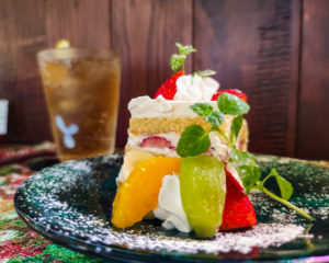 木更津のカフェ、びいどろ茶房さんの苺のショートケーキ
