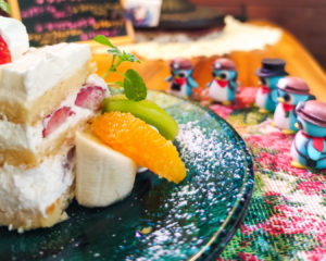 木更津のカフェ、びいどろ茶房さんのショートケーキを狙うぺっこり探検隊