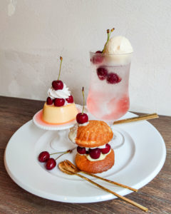 山手のカフェ、リトルビレッジカフェさんのさくらんぼプレート
