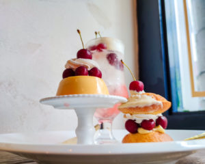 横浜のカフェ、リトルビレッジカフェさんのさくらんぼプレート