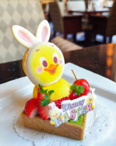 ハイピリオン・ラウンジさんのうさピヨケーキセット