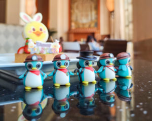 ハイピリオン・ラウンジさんのうさピヨケーキセットを狙うぺっこり探検隊