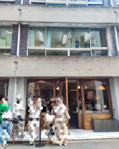 田原町のカフェ、フロムアファーさんの外観