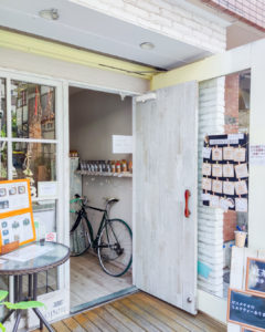 下北沢のカフェ、8joursさんの外観