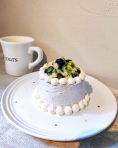 下北沢のカフェ、8joursさんの果実のシフォン