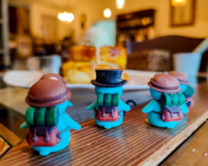 アパートメントエムカフェさんのブリュレパンケーキを狙うぺっこり探検隊