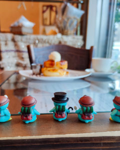 アパートメントエムカフェさんのブリュレパンケーキを狙うぺっこり探検隊