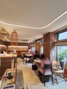 自由が丘のカフェベルアメールの店内の様子
