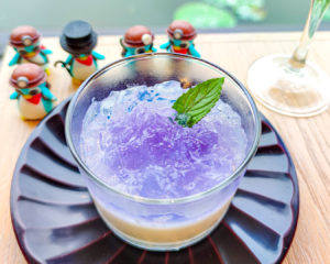 鎌倉のカフェ、風の杜さんの紫陽花ゼリーを狙うぺっこり探検隊