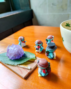 北鎌倉のカフェ、御菓子司こまきさんの御菓子抹茶を狙うぺっこり探検隊