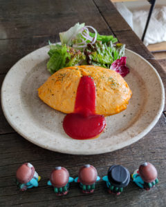 祐天寺のカフェ、トルスさんのオムライスを狙うぺっこり探検隊