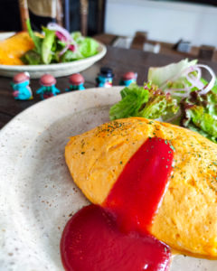 祐天寺のカフェ、トルスさんの店内を探検するぺっこり探検隊