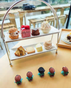 目黒のカフェ、スターバックス リザーブ ロースタリー 東京さんのアフタヌーンティーを狙うぺっこり探検隊