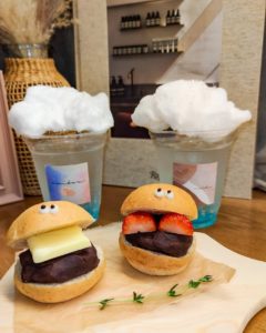 nuiboxさんのあんバターサンドとあんイチゴサンドとクルムソーダ